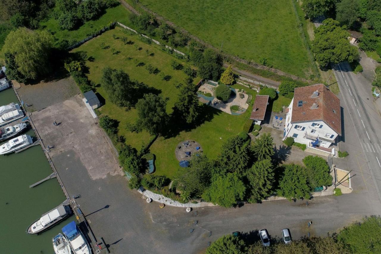 Villa Domaine Du Port Sainte Marie Maizieres-les-Vic Esterno foto
