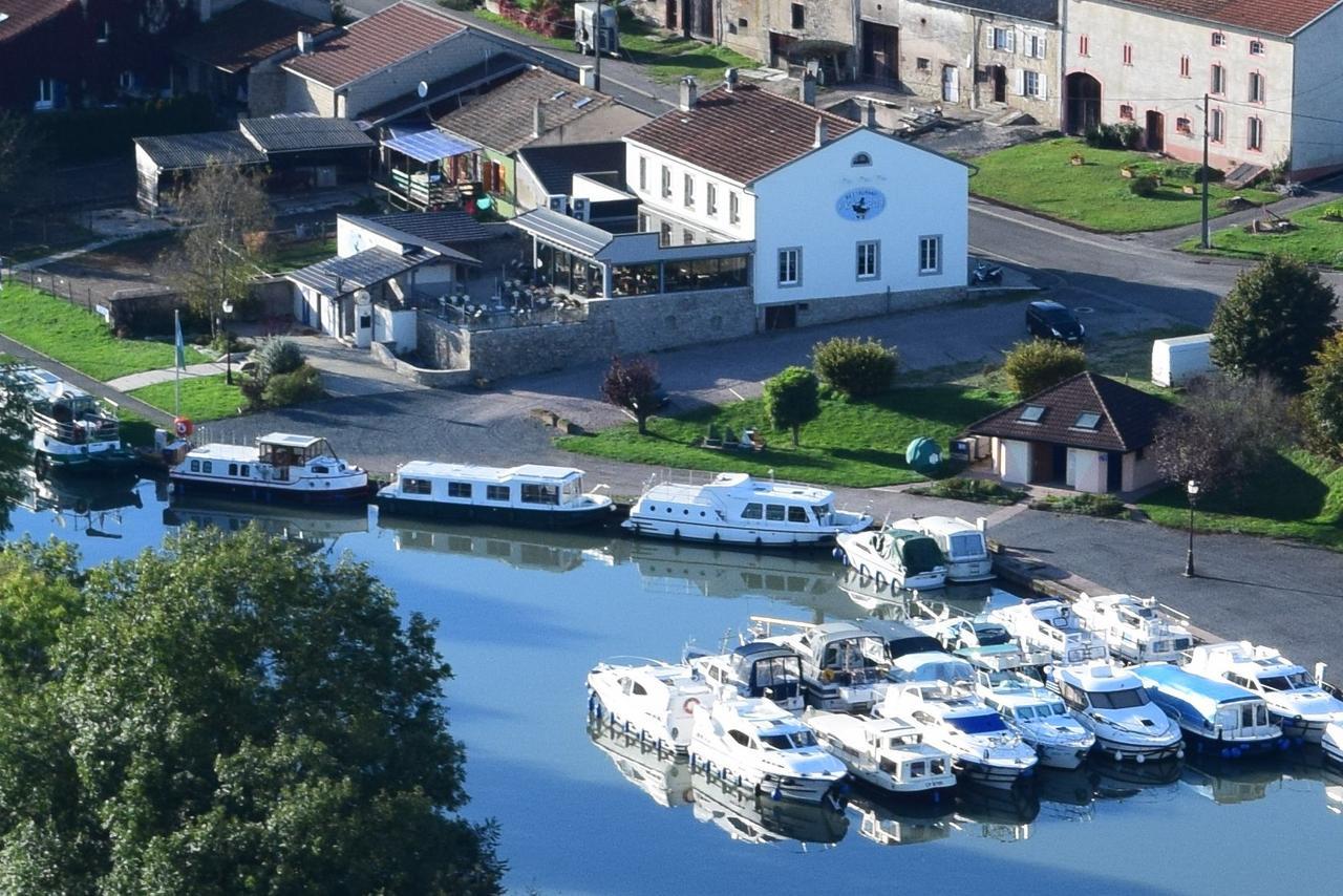 Villa Domaine Du Port Sainte Marie Maizieres-les-Vic Esterno foto